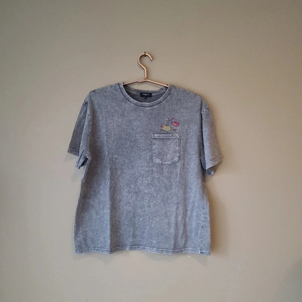 Forever 21 men's t-shirt size L  (N3)